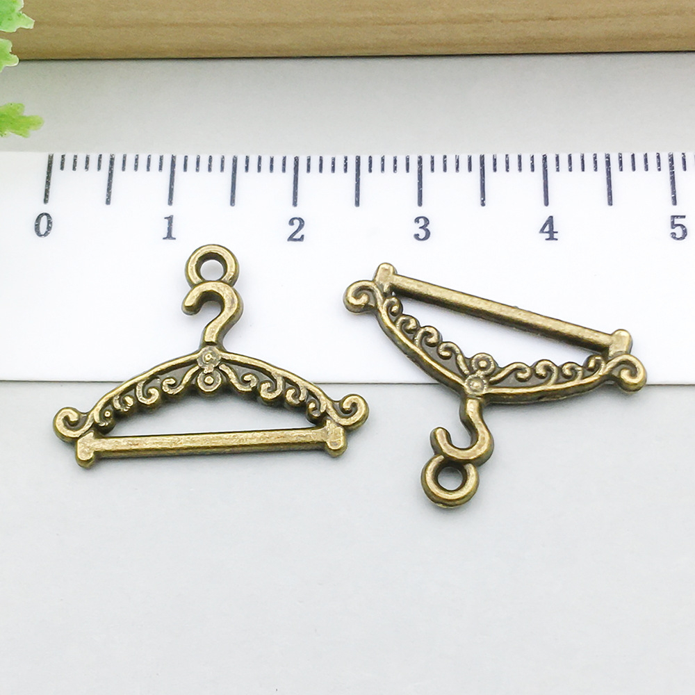 antique bronzeclothes hanger 24*17mm-1.1g-20282