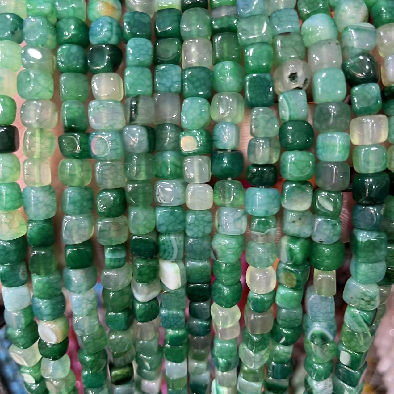 Green cracked agate