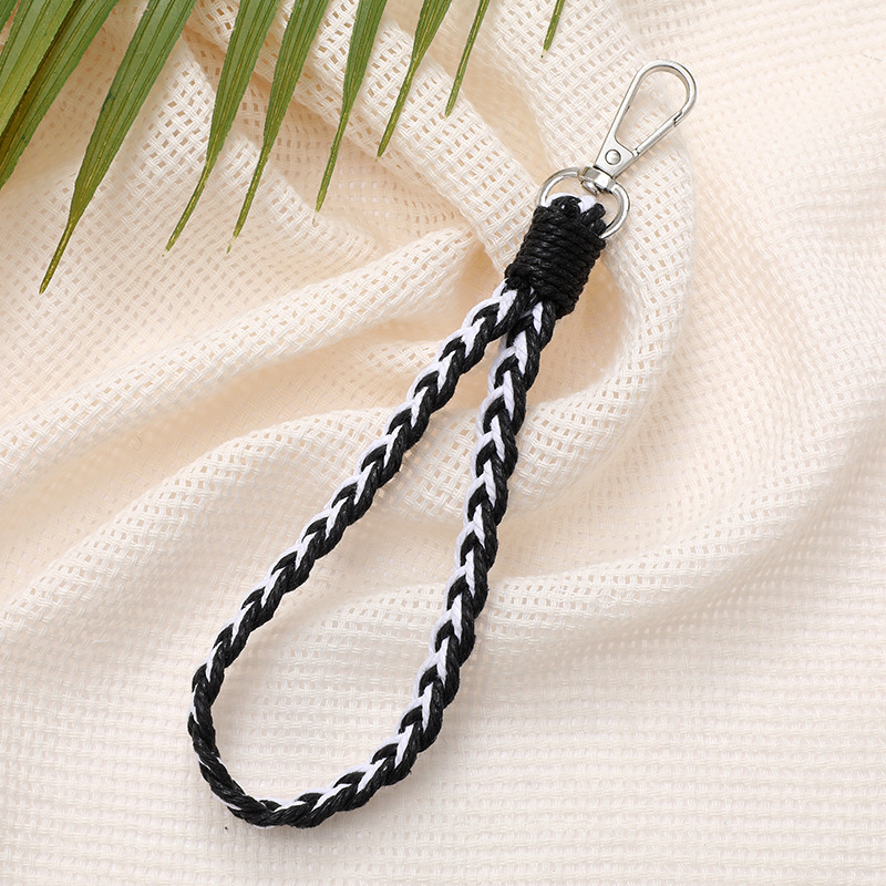 K2610 three-strand braid pendant black and white