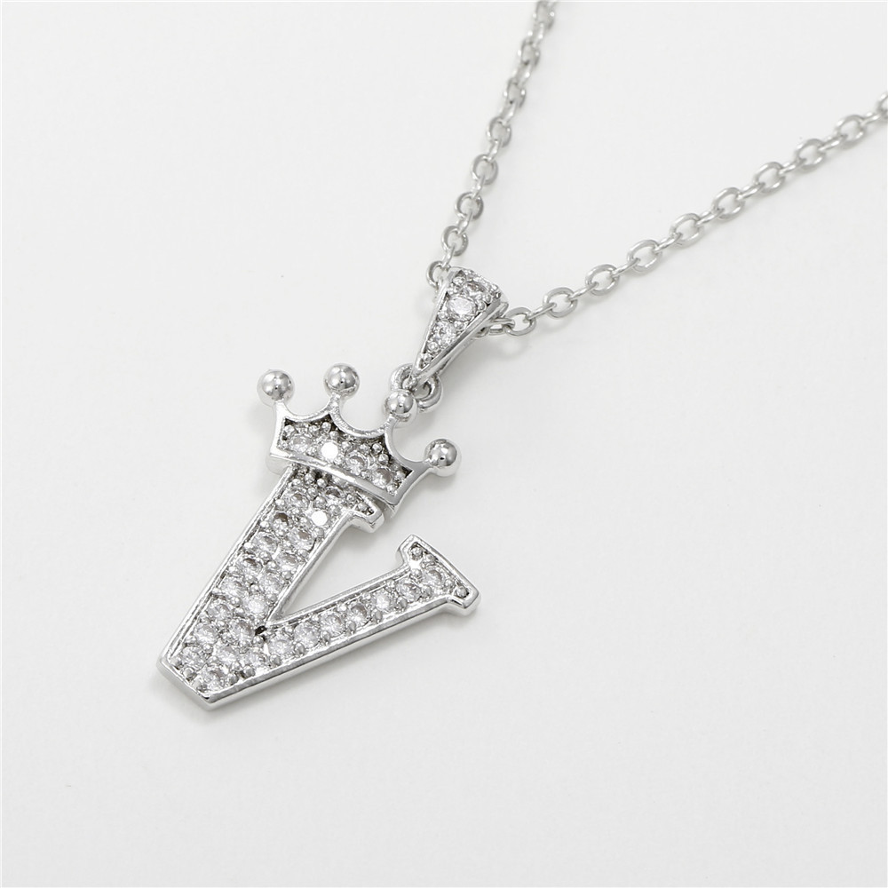 V (pendant chain) silver