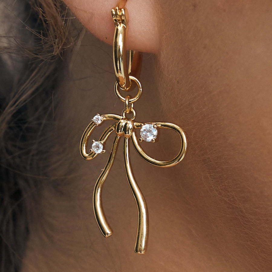 Gold earrings pair (transparent)