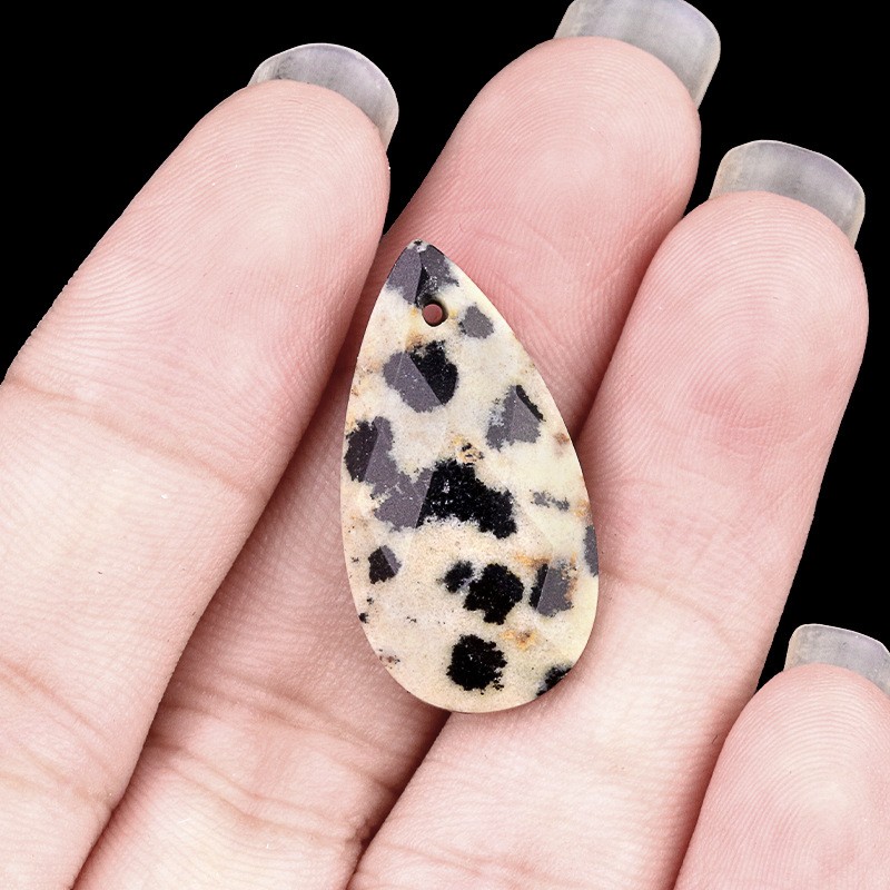 Spotted stone (13×25mm faces)