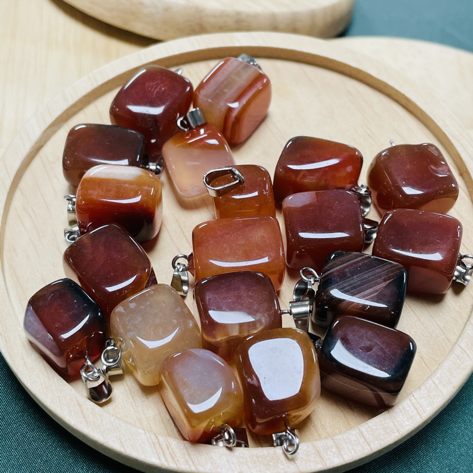 Red agate