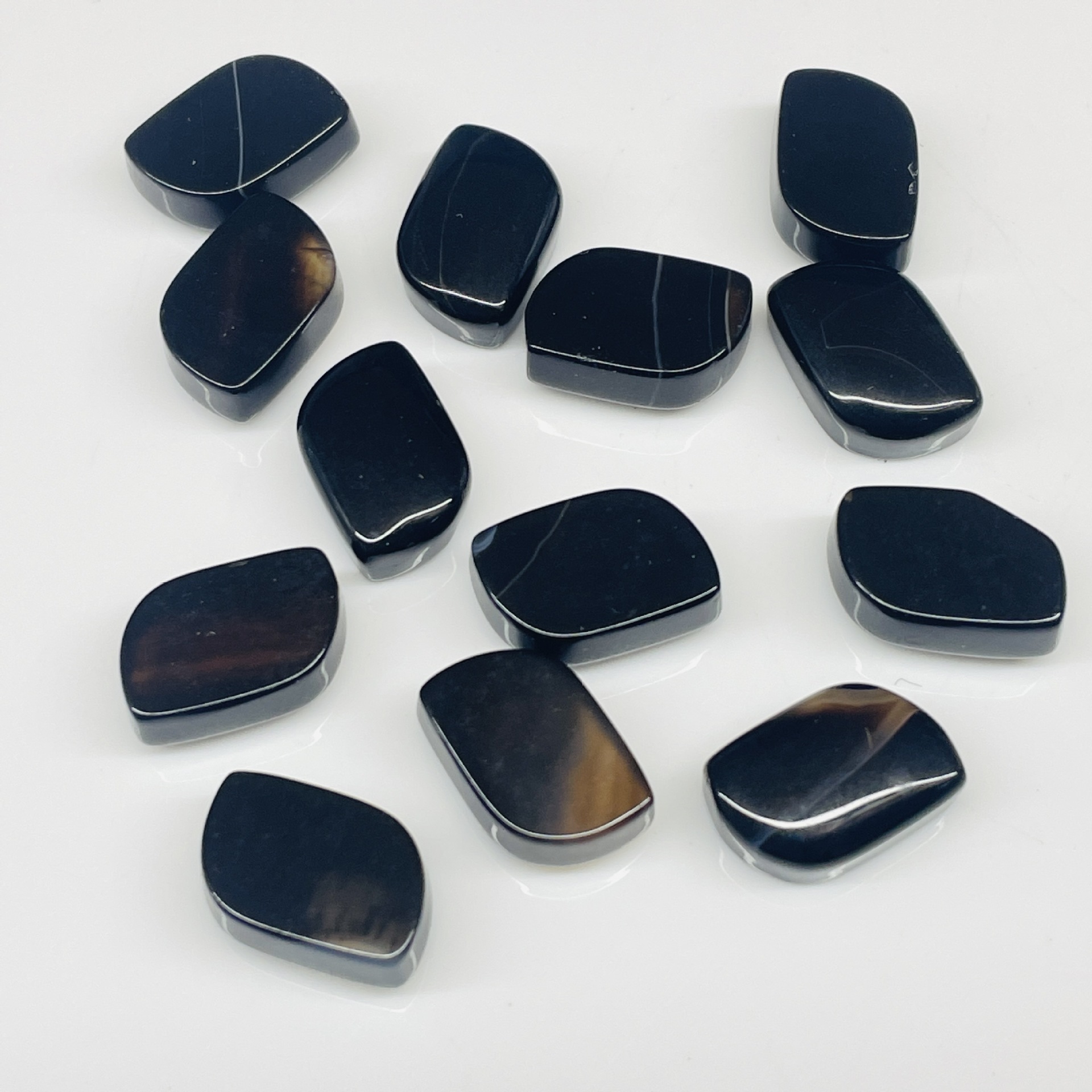 Black agate [15*10 * 6MM]]