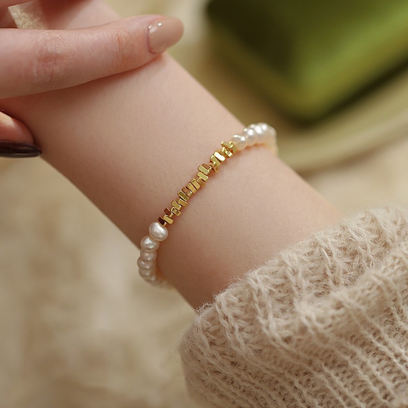 Little gold bracelet