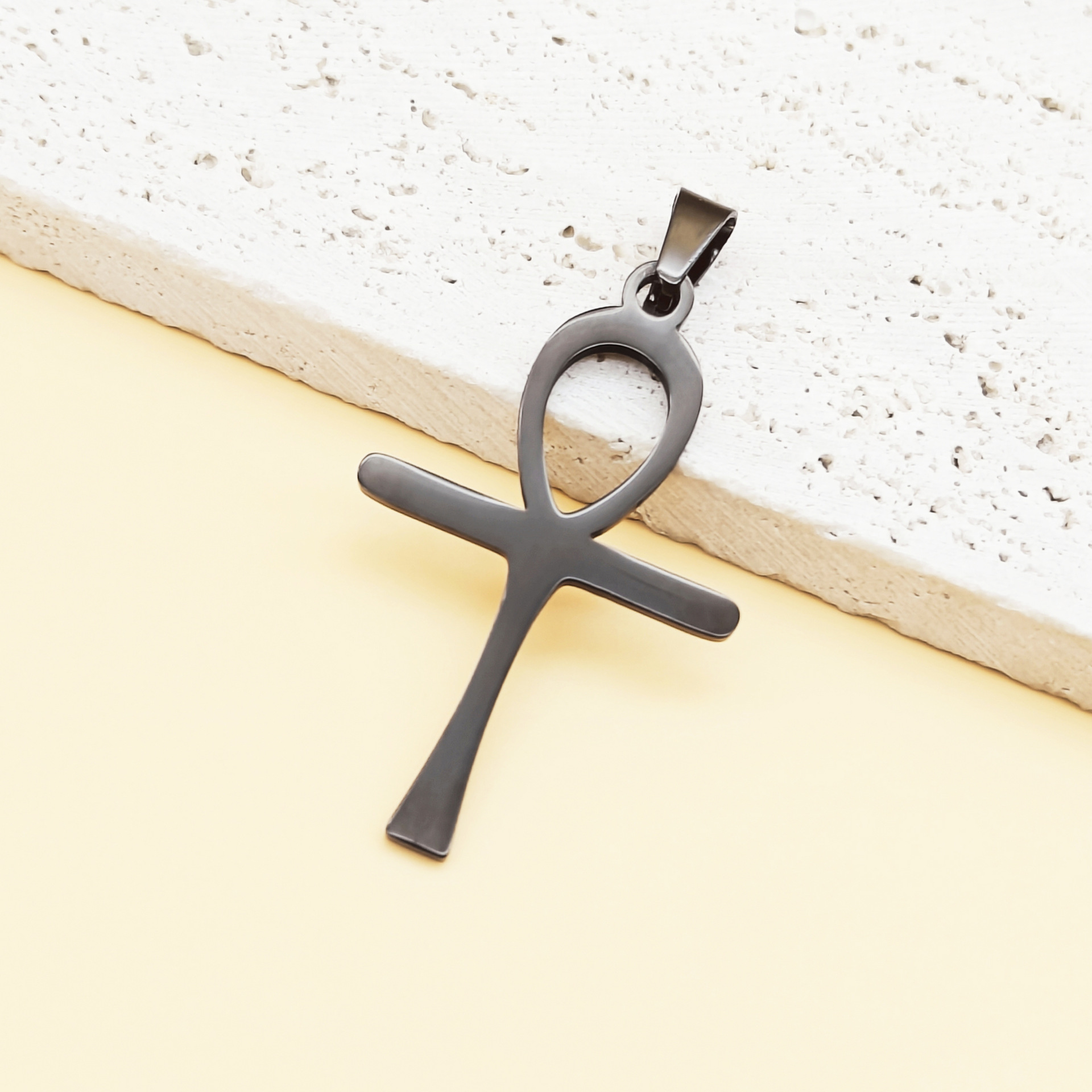 147426Black single pendant