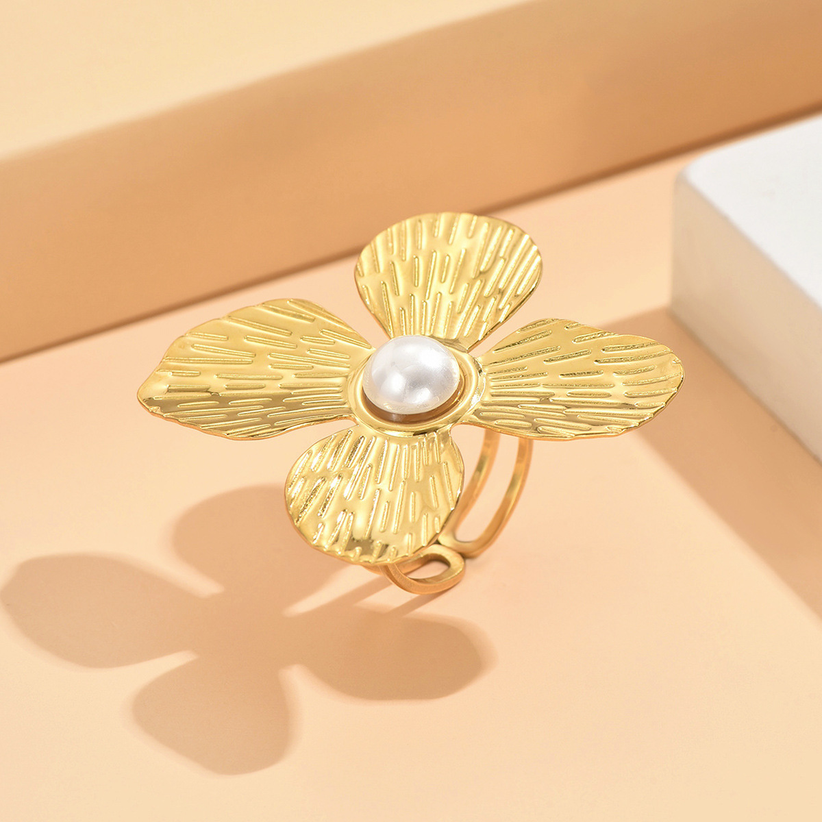 J03282 gold