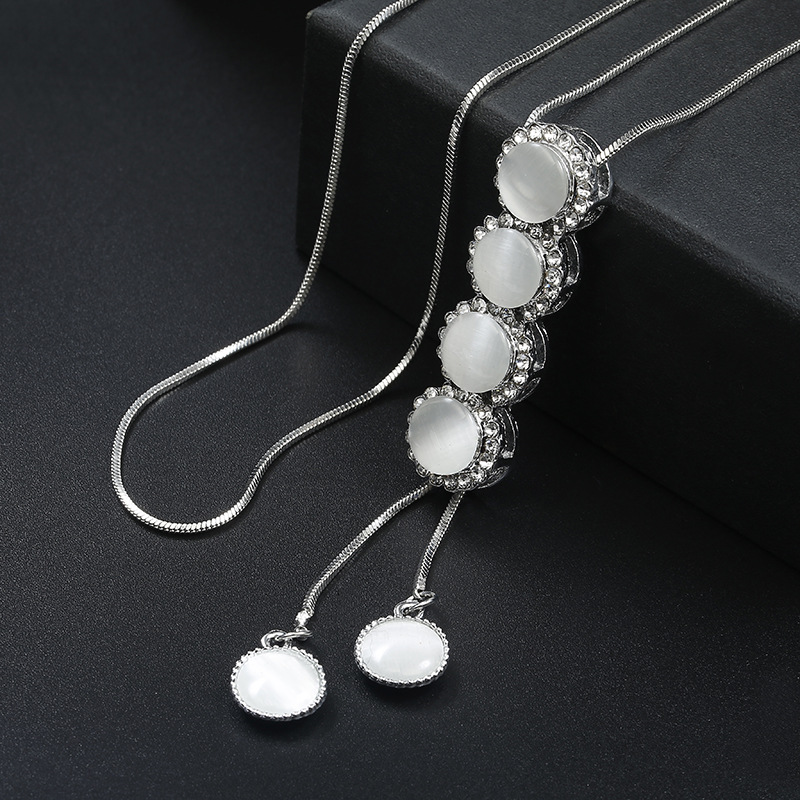 Gem four beads silver   Cat's Eye White