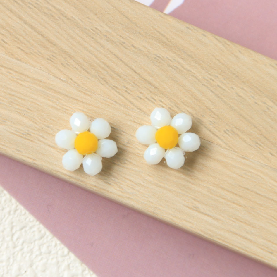 Solid white yellow core one