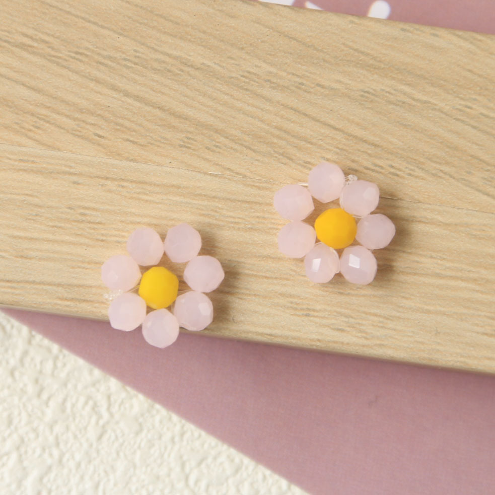 Light powder yellow core one
