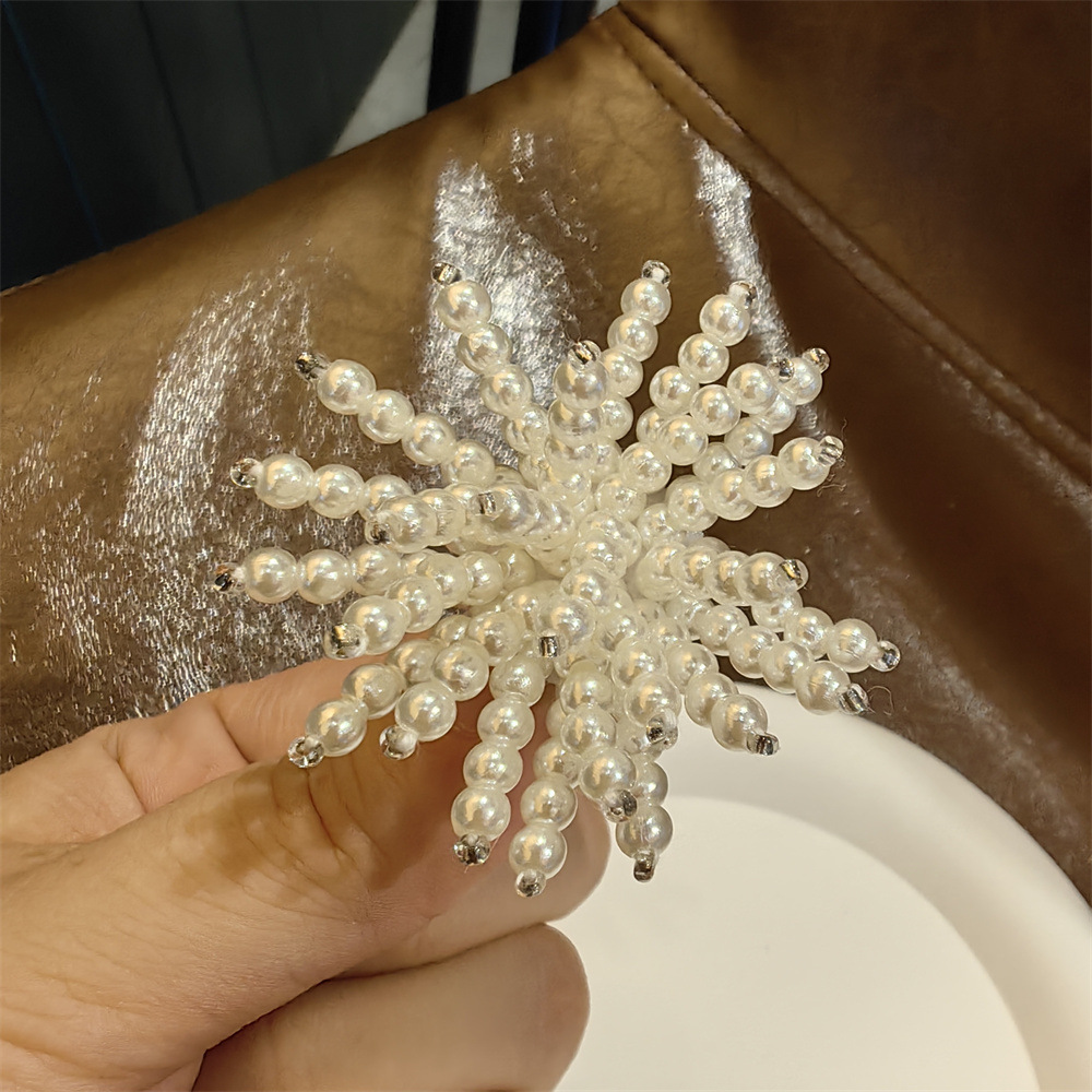 Pearl fireworks shoelace buckle