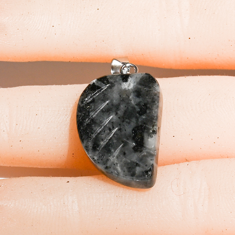 Noir-Labradorite