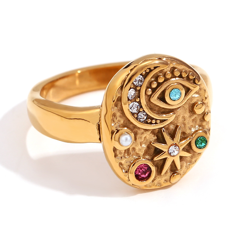 Diamond eyes star and moon beat pattern ring-Gold