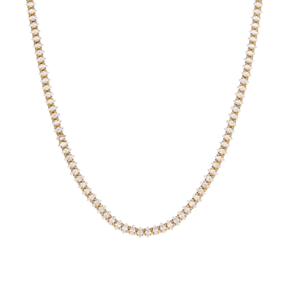 Necklace-thin Horse Eye