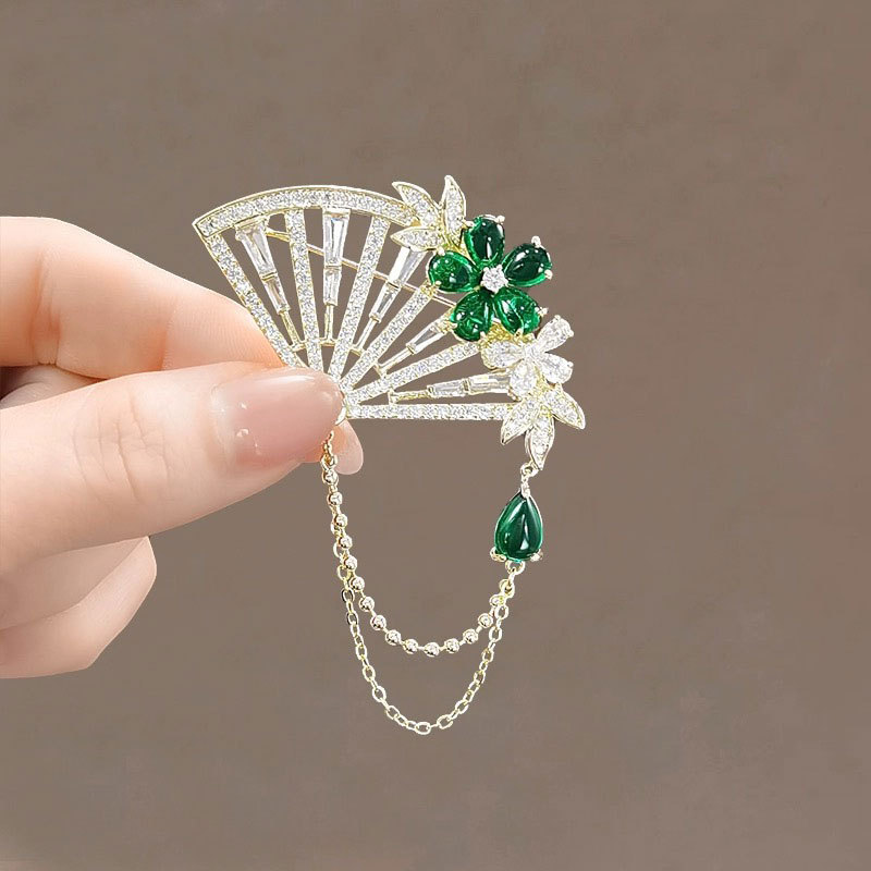 Brooch Style -828