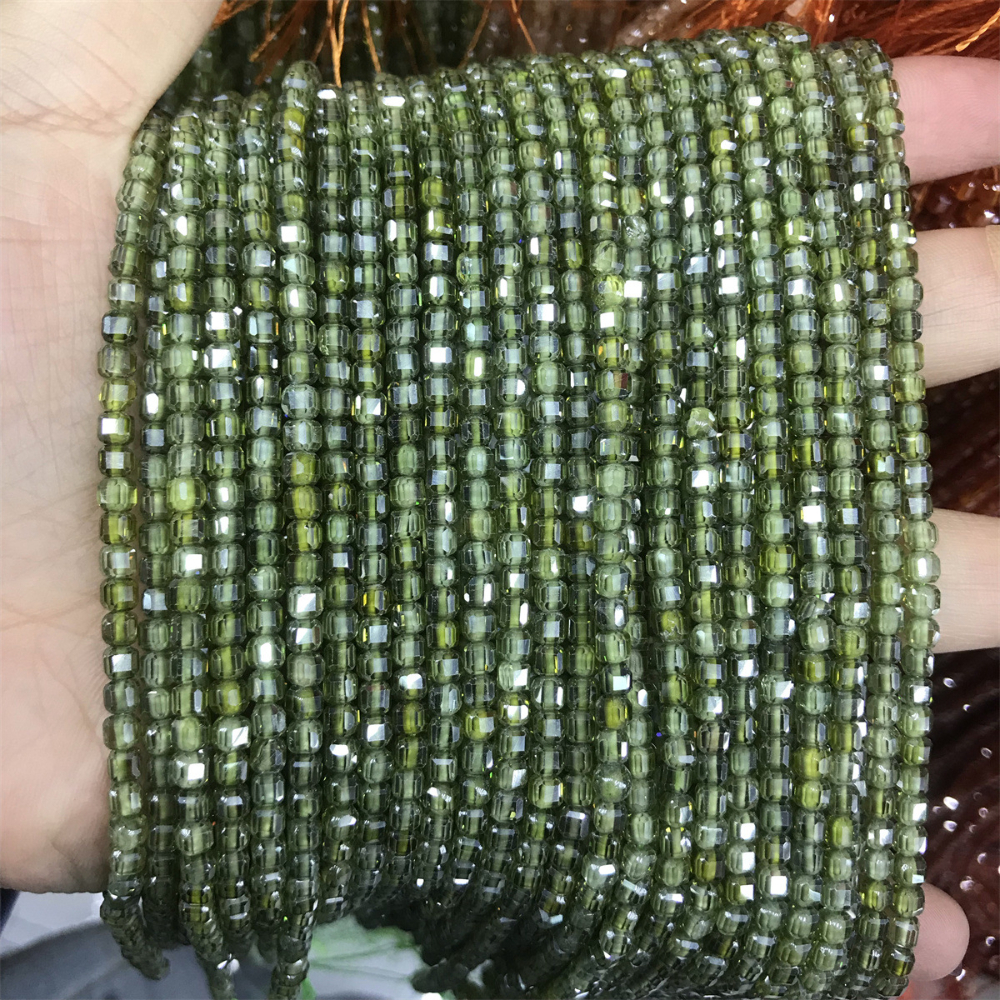 28-green zircon