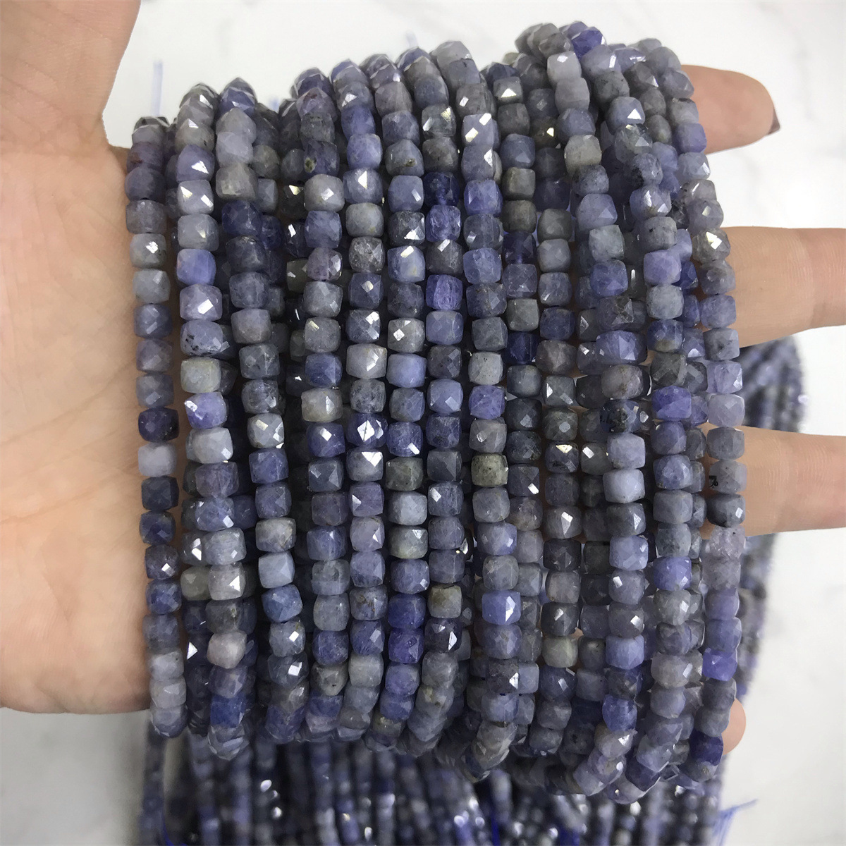 4mm tanzanite sugar cube