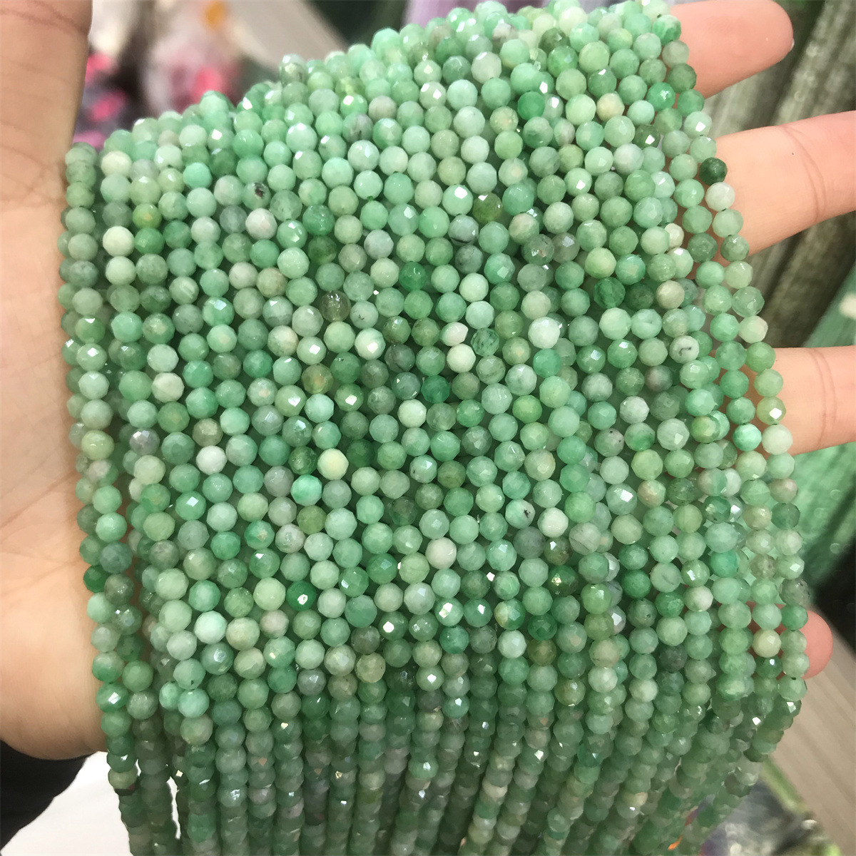 4mm faceted bead emerald
