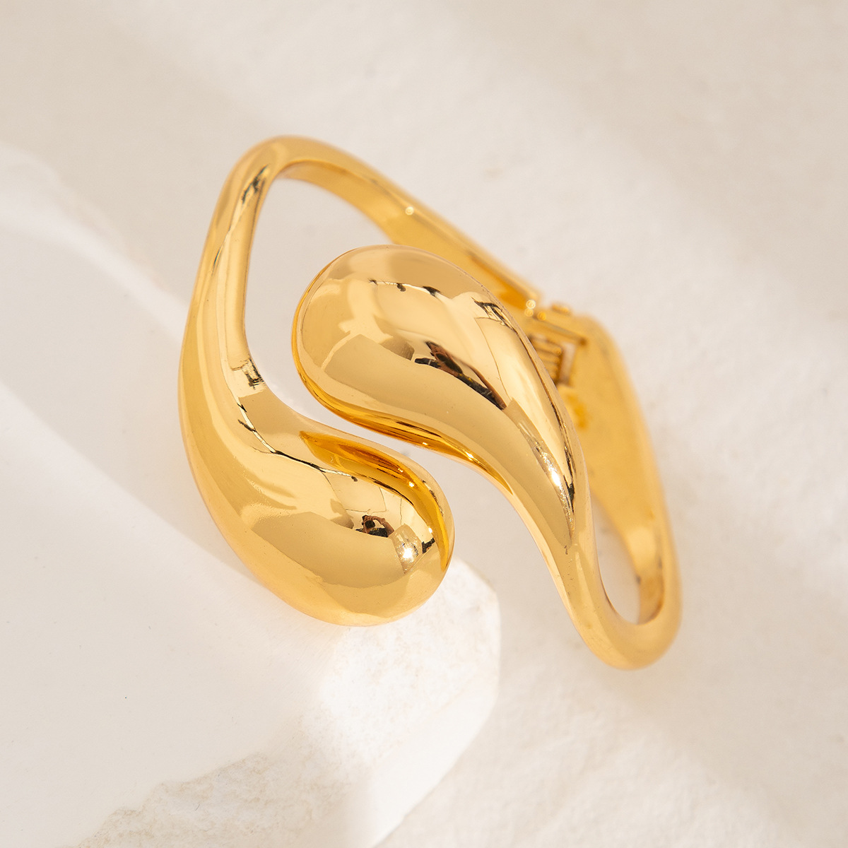 04 bracelet gold 2674