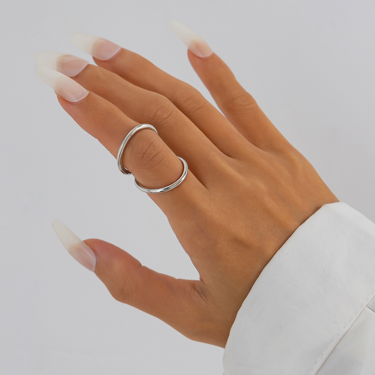 05 ring white k 0823