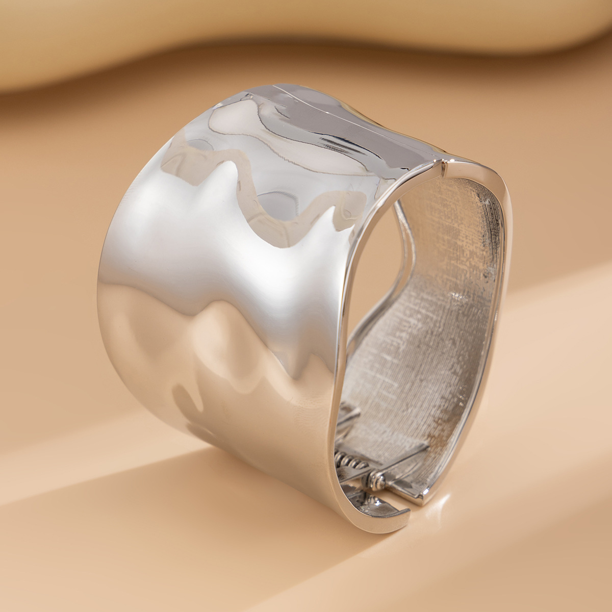 04 bracelet white k 2596