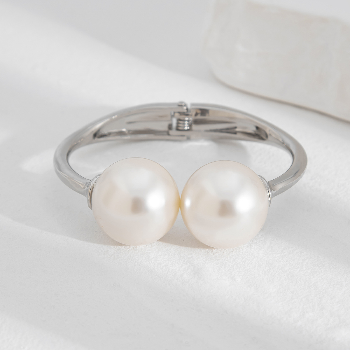 02 bracelet white k 2773