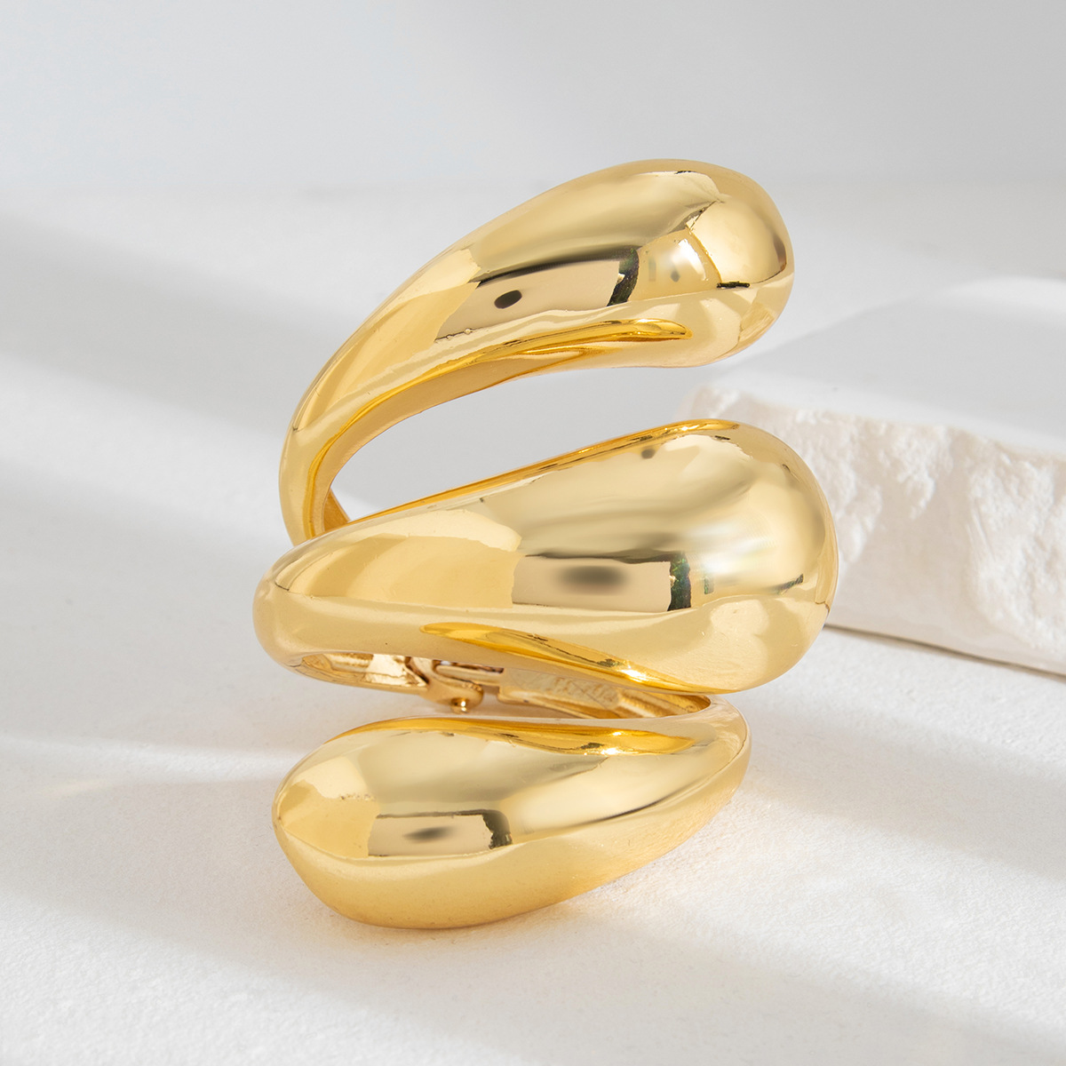 01 bracelet gold 2768