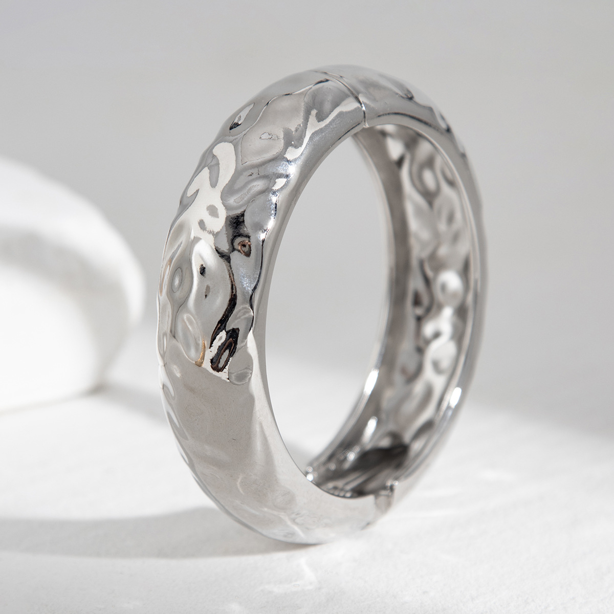 04 bracelet white k 2543