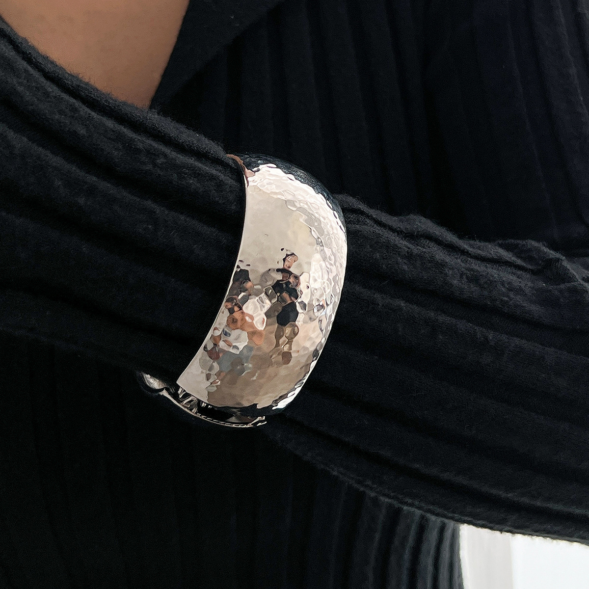 06 bracelet white k 2539