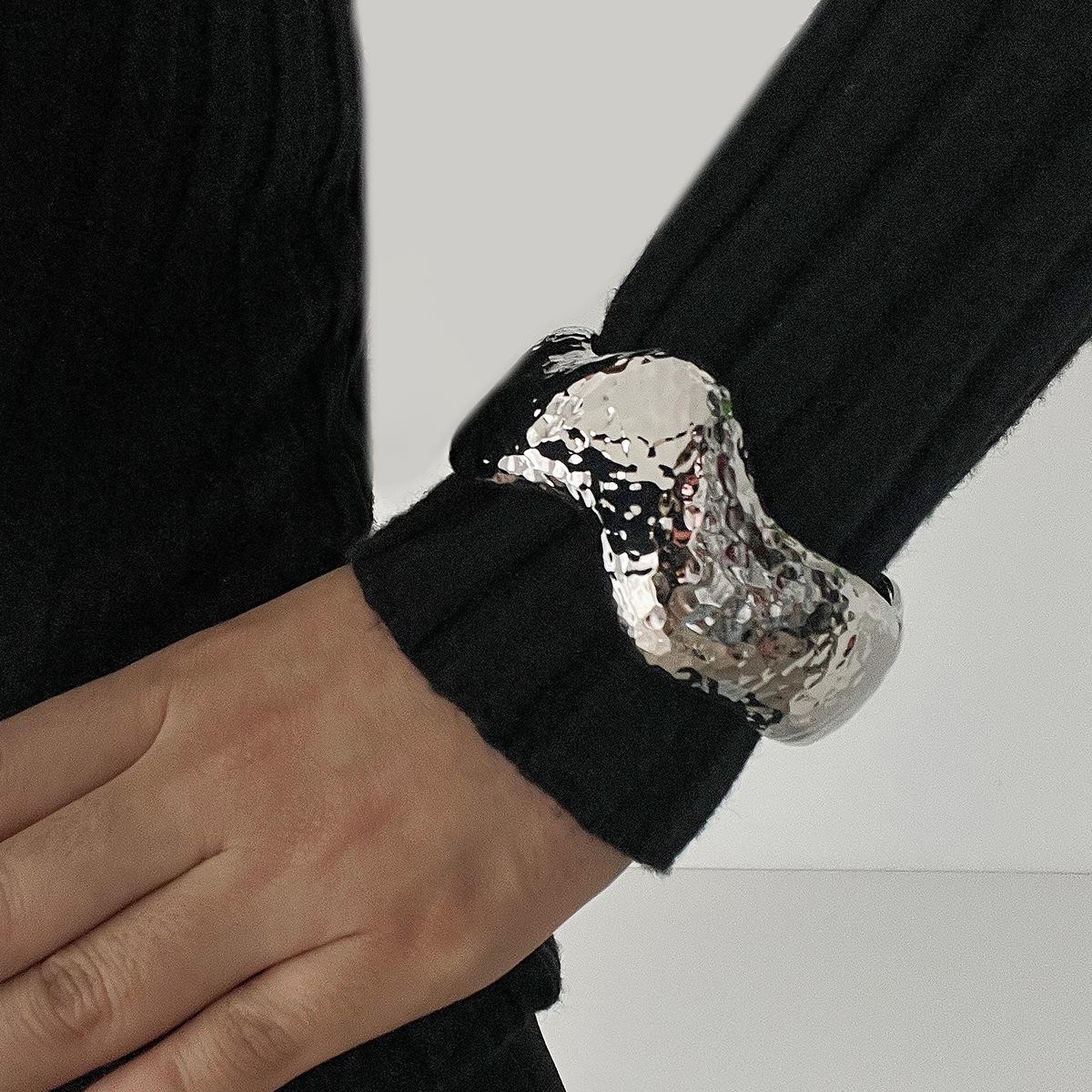 08 bracelet white k 2547