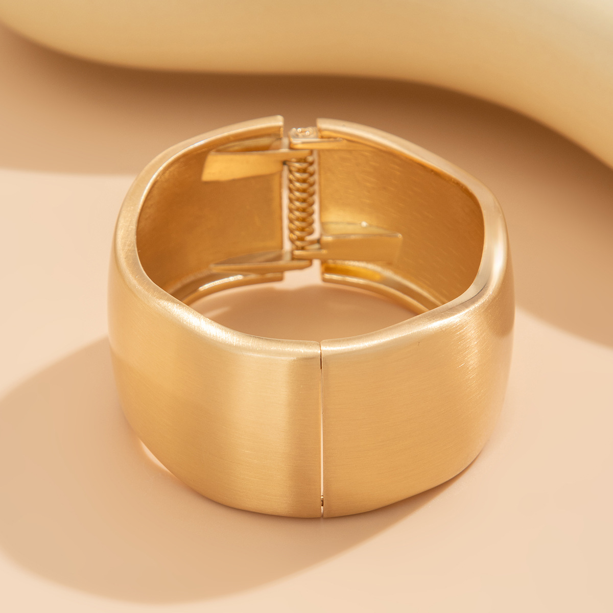 01 sweep gold 2608