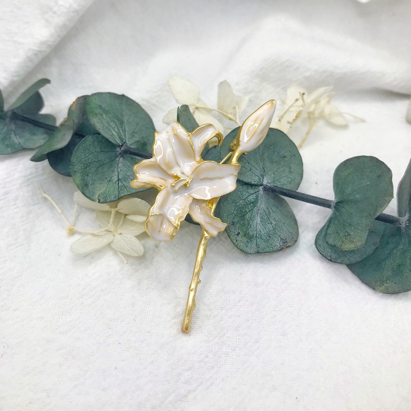 Lily brooch