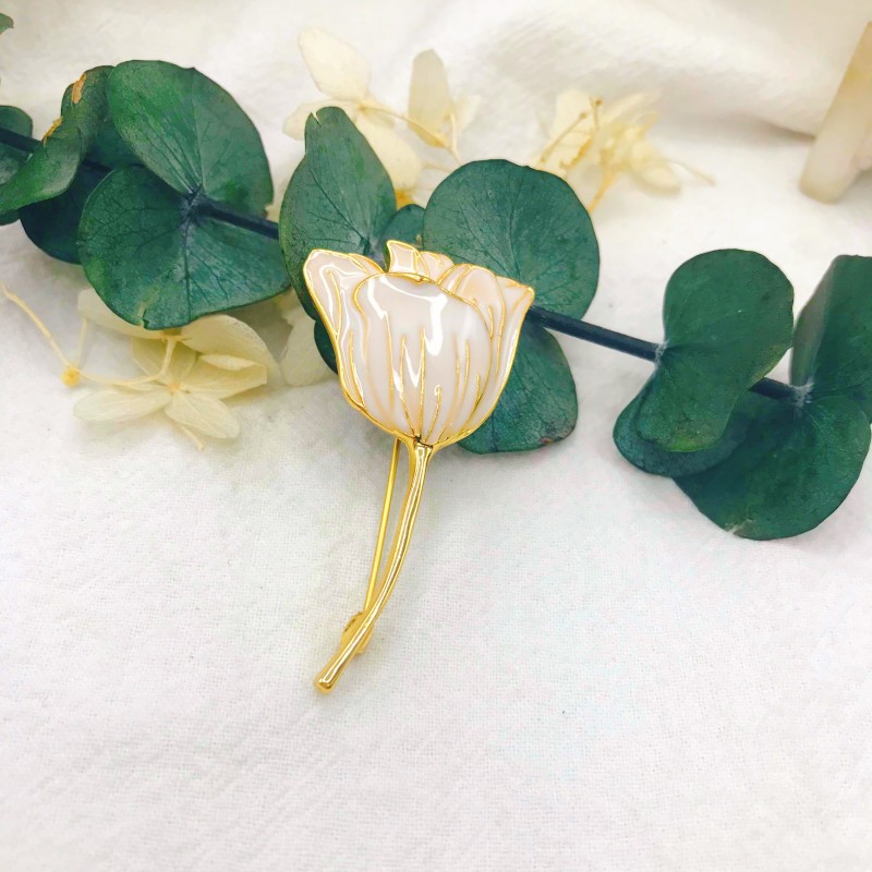 Tulip brooch