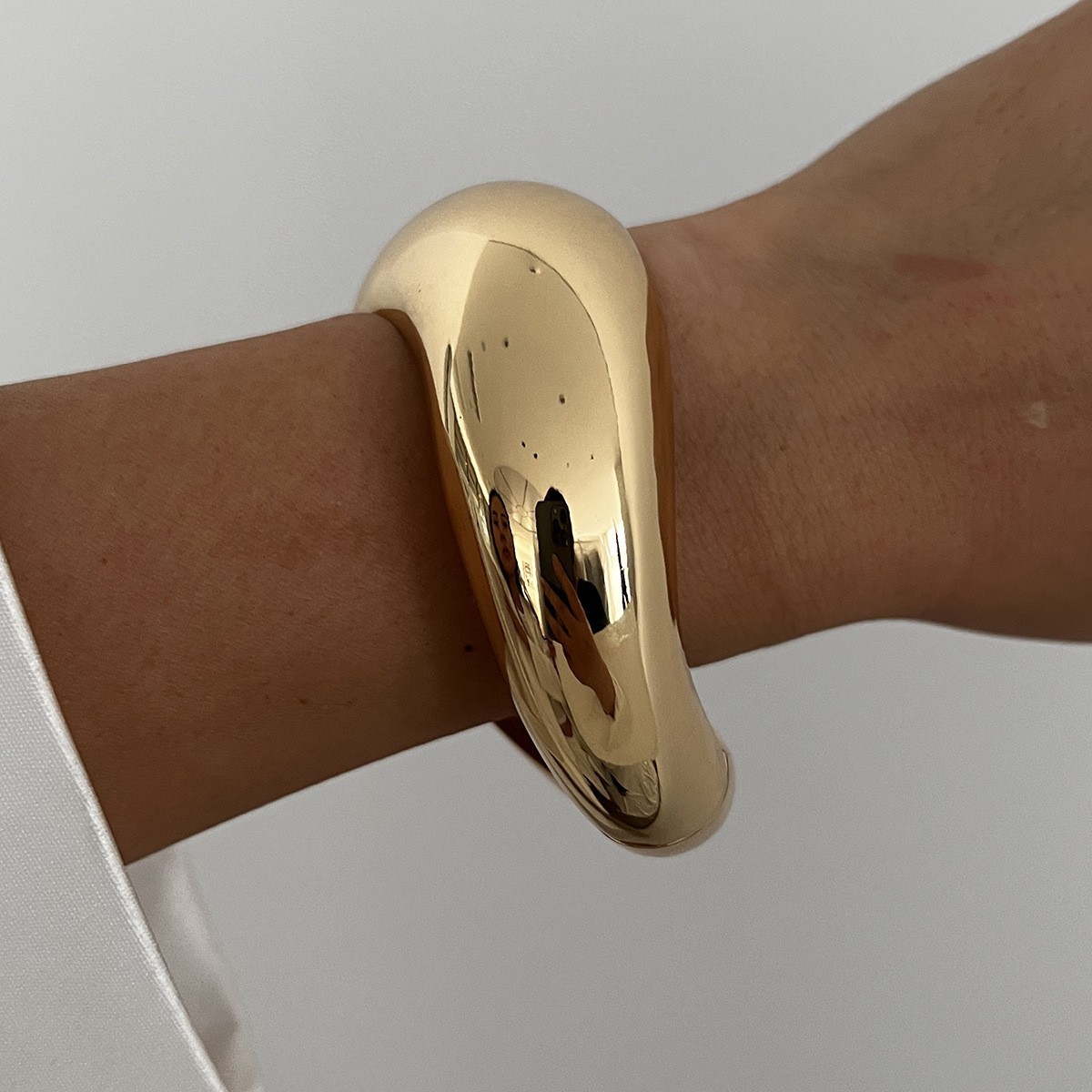 04 bracelet-gold 2431