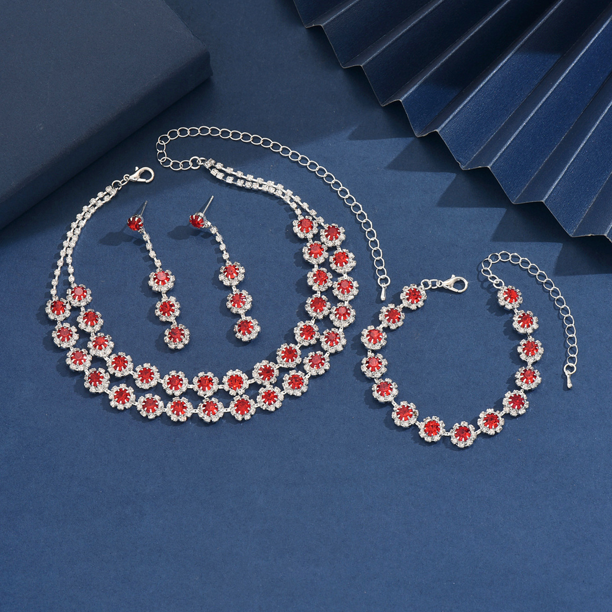 80859303 red three-piece set