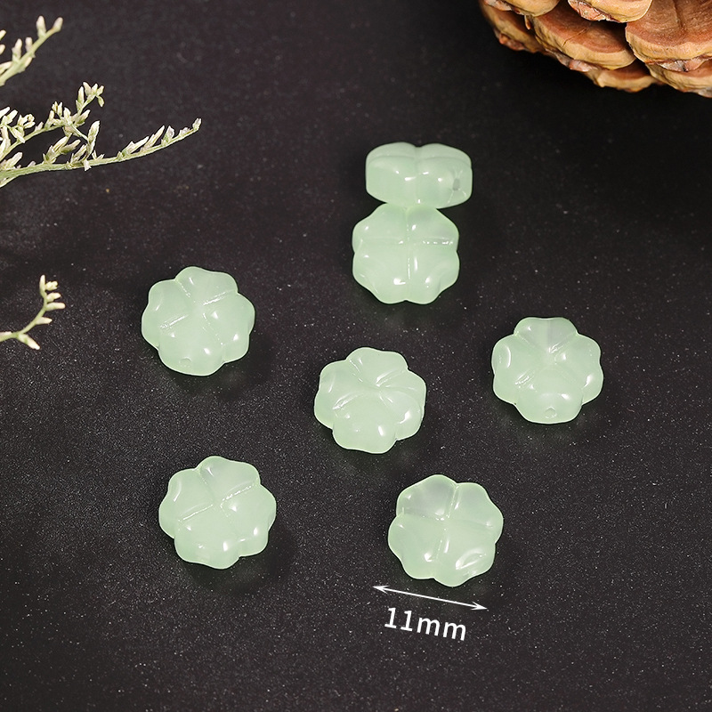 21 light green four-petal flower 11mm