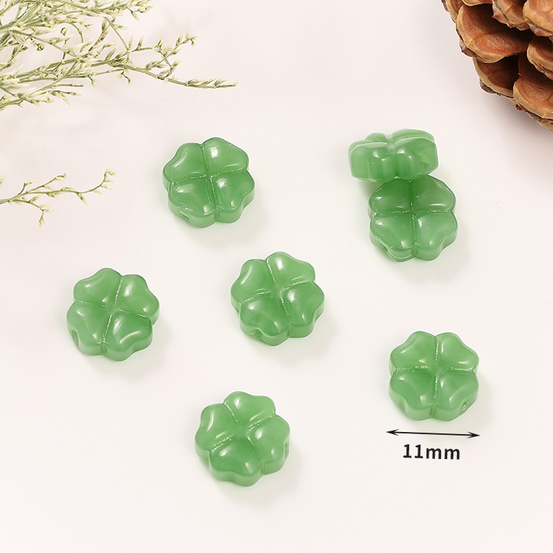 32 dark green four-petal flower 11mm