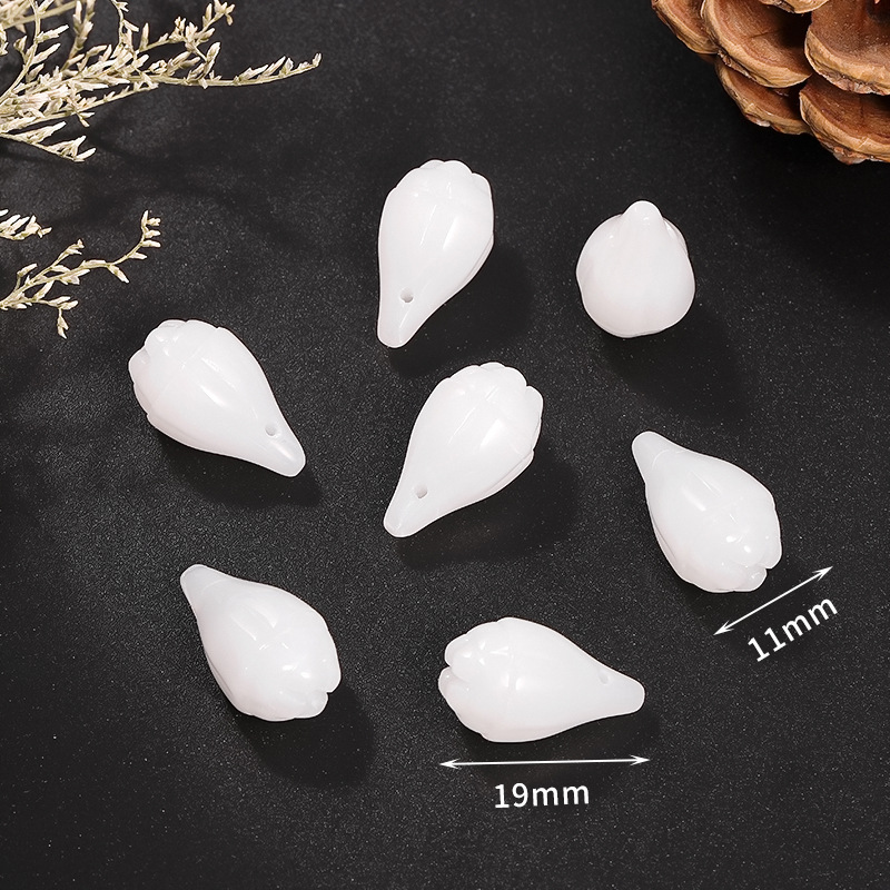 41 white magnolia bud 11*19mm