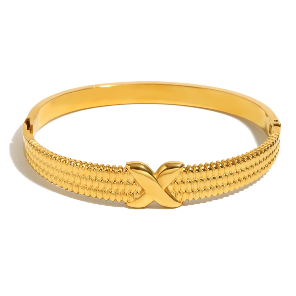 X pattern buckle bracelet-gold