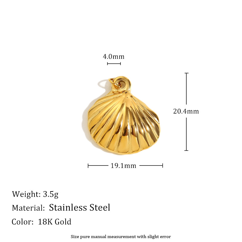 Slanted shell pendant-gold