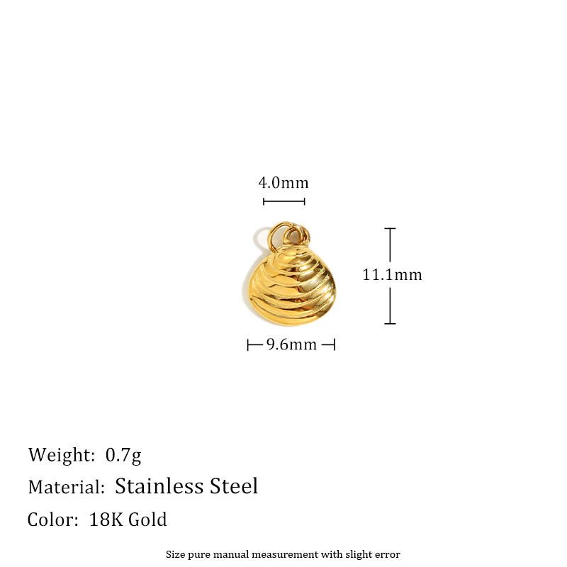 Small shell pendant-gold