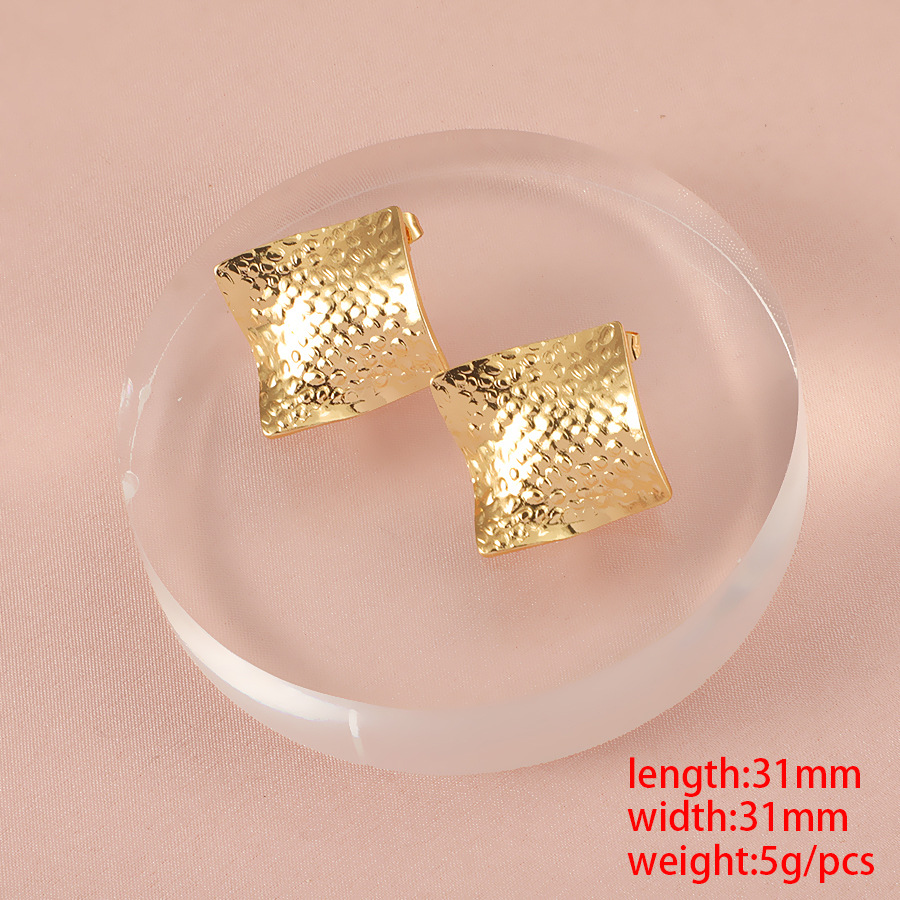 Square concave and convex pleated earrings