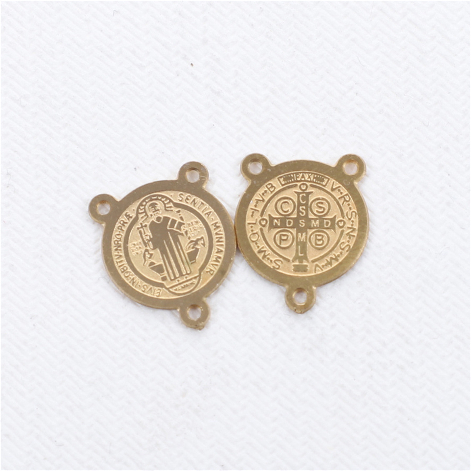 Priest cross-gold