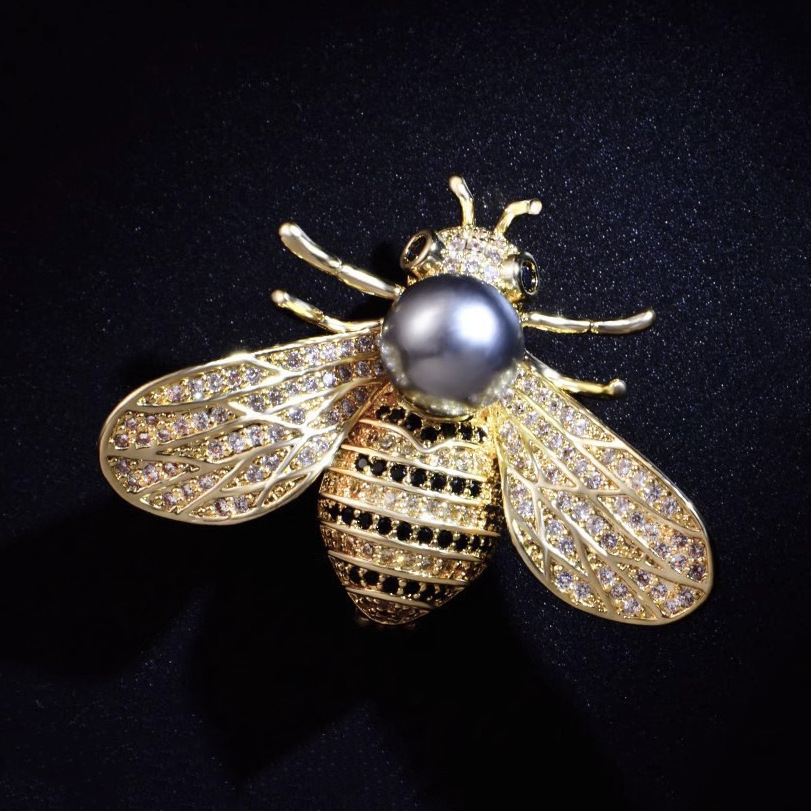 Golden bee-grey pearl