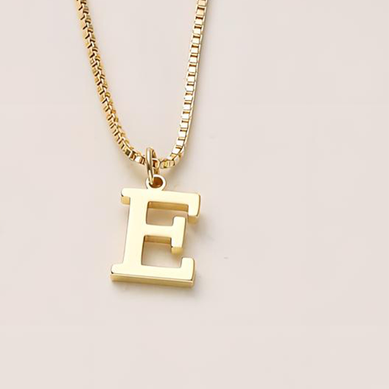 Lettre E