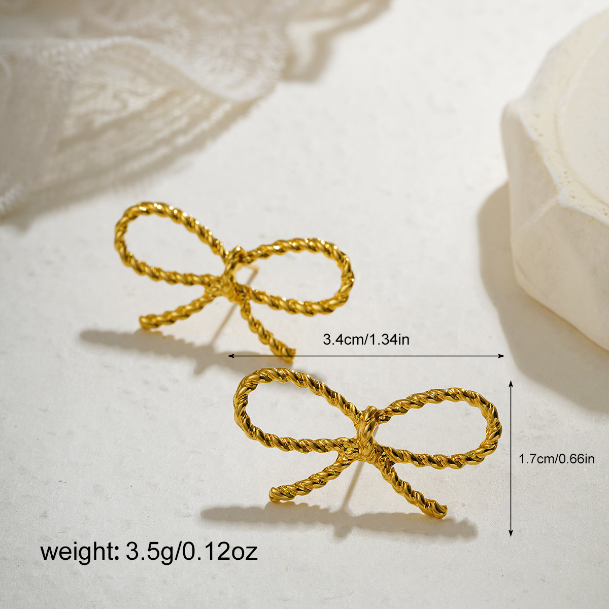 Gold line bow