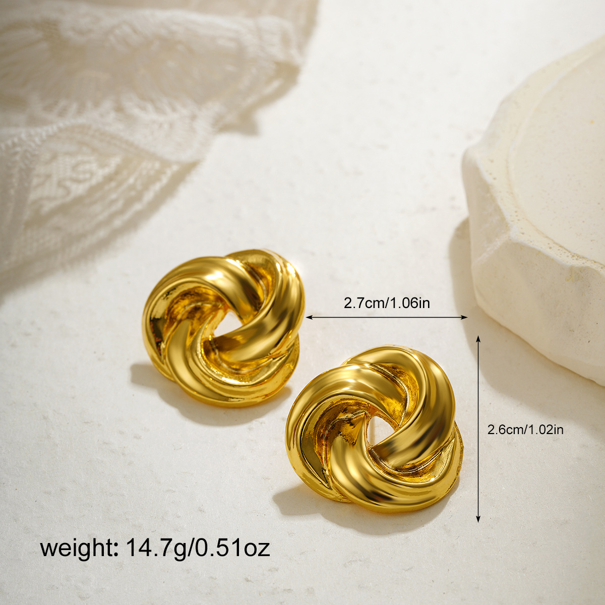 Golden twisted shape