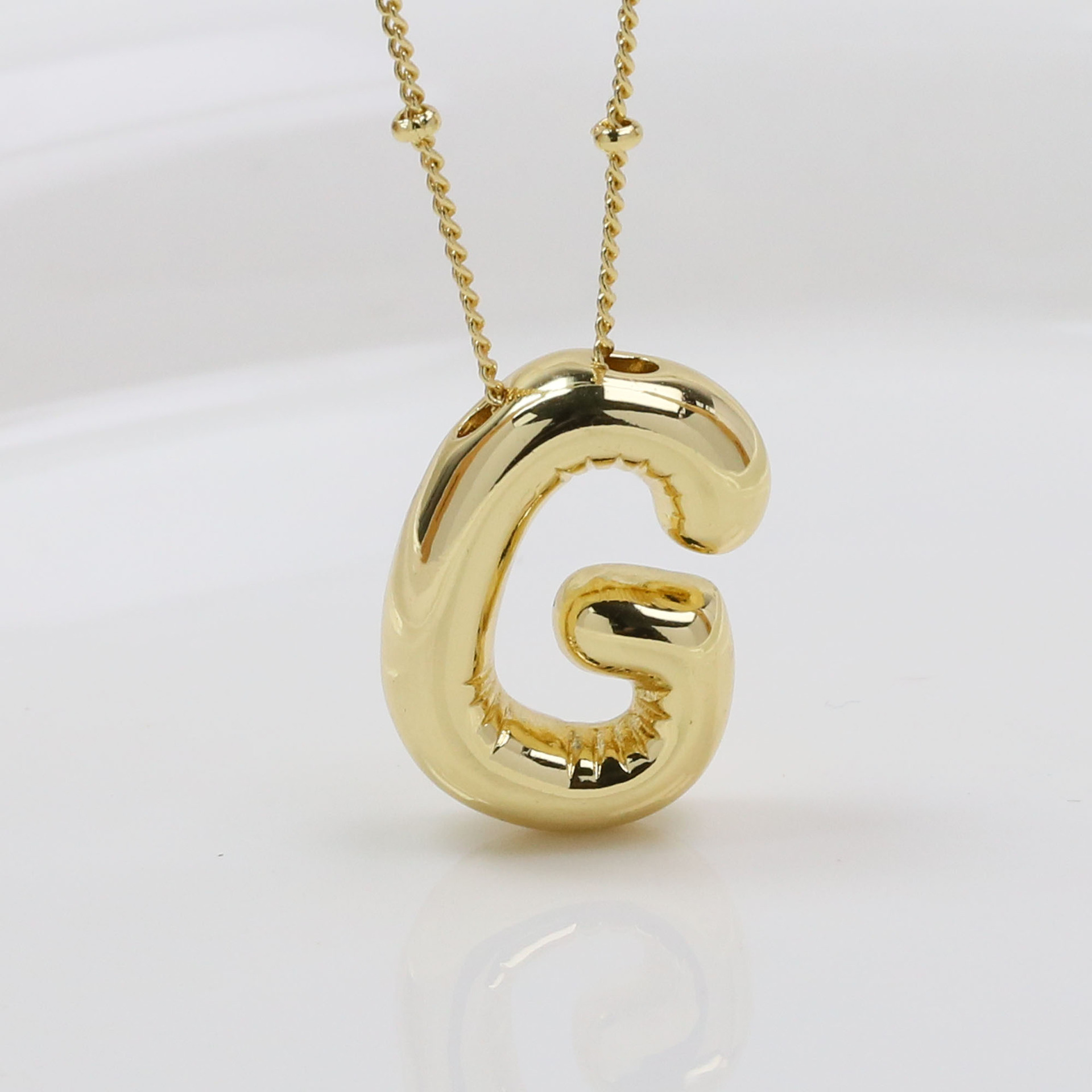G (Necklace)