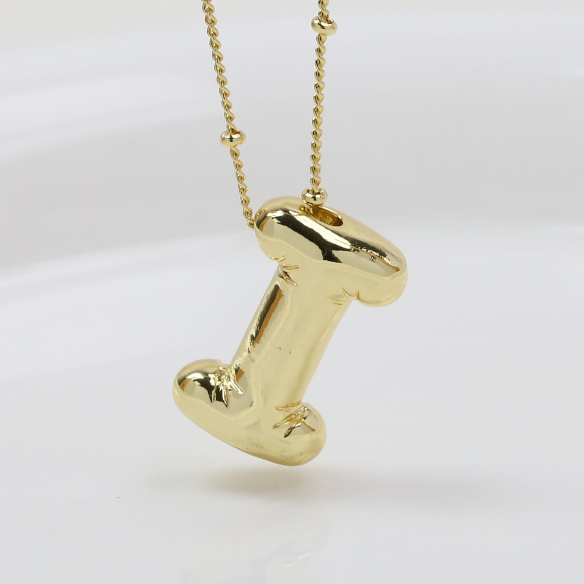 I (necklace)