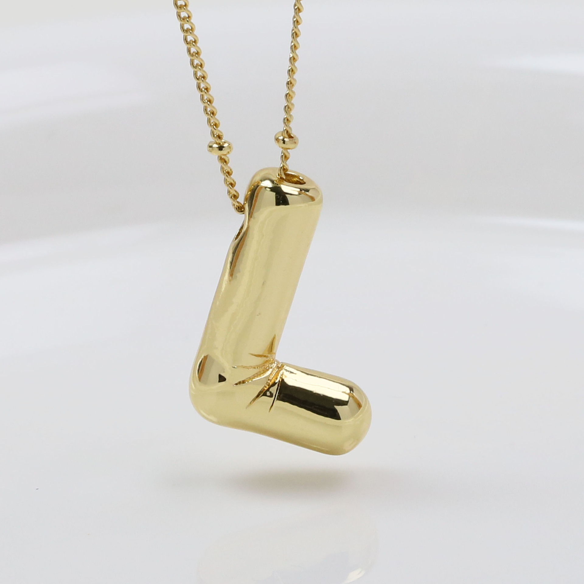 L (Necklace)